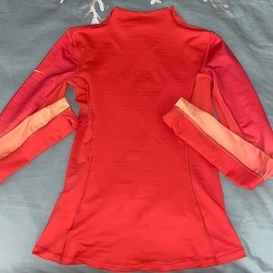 Nike Pro Hyperwarm size small long sleeve top in great condition.